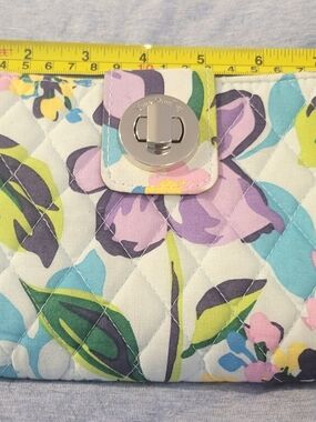 Vera Bradley Floral Quilted Turn Lock Women's Wallet - White Multicolor